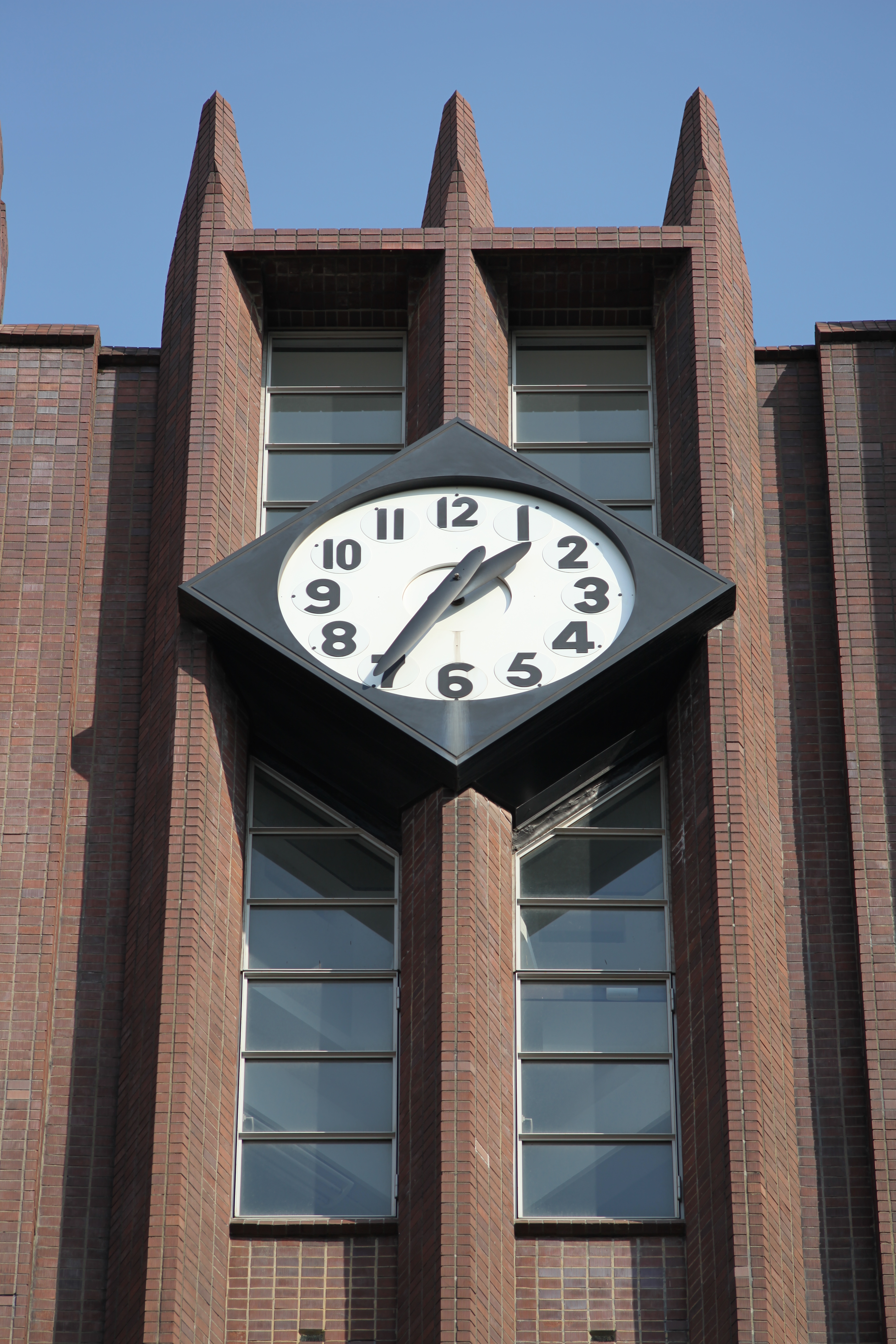 大講堂時計台サッシュ