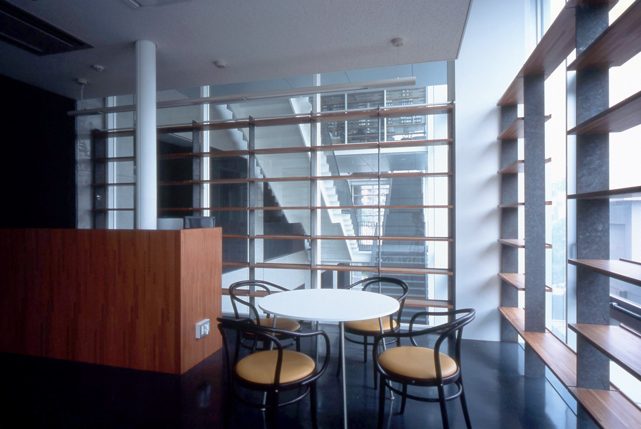 武田先端知ビル